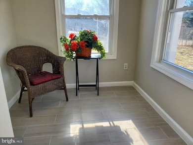 1247 Greystone Rd, Halethorpe, MD 21227 - photo 5