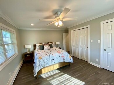 307 Robinson Ave unit 5, East Patchogue, NY 11772 - photo 7