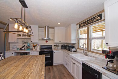 1511 Sunset View Rd