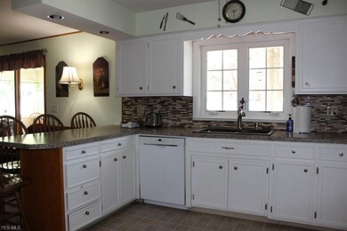 5220 Kaylin Dr, Akron, OH 44319 - photo 7