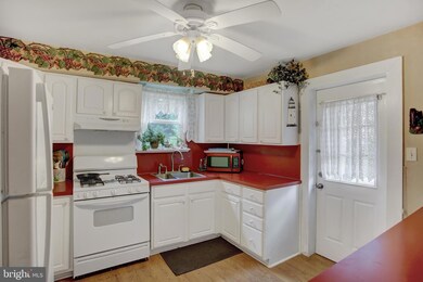 528 W Cumberland Rd, Enola, PA 17025 - photo 7