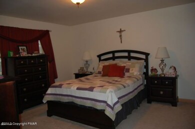 154 Segatti Cir, Bushkill, PA 18324 - photo 4