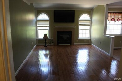 5488 Tanglewood Ln, Allentown, PA 18106 - photo 6