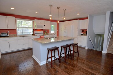 Eat-in Kitchen