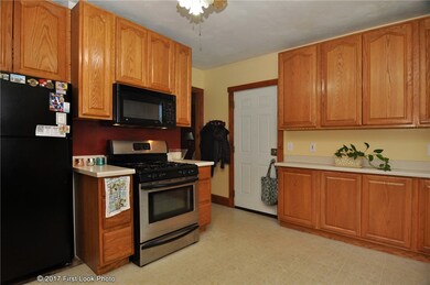 130 Woodbine St, Pawtucket, RI 02860 - photo 7