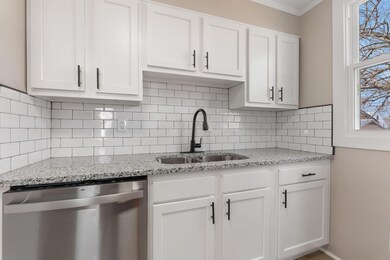 2709 Hiawatha St (Interior)-6