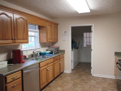 302 Hillcrest St, Manchester, TN 37355 - photo 3