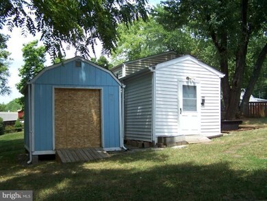 223 Cabbel Dr, Manassas Park, VA 20111 - photo 2