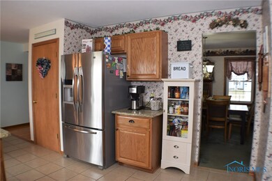 803 Challenger Memorial Dr, Woodville, OH 43469 - photo 7