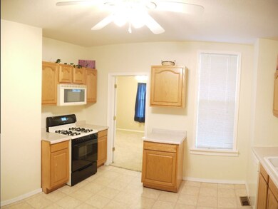 1030 W 14th St, Davenport, IA 52804 - photo 4