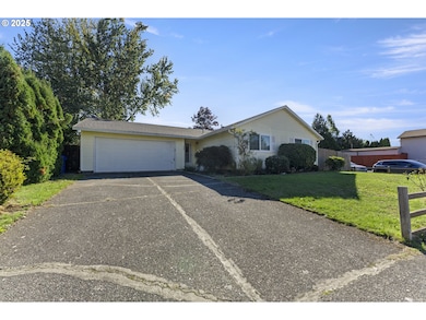 820 NE Cochran Ave, Gresham, OR 97030 - photo 2