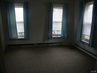 618 S 5th St unit 2, Allentown, PA 18103 - photo 4