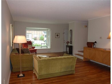 5348 Yorkshire Village Ln unit 15, Columbus, OH 43232 - photo 2