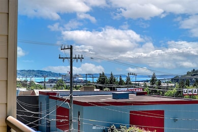 Water and mountain views! 