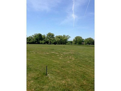 14 Lewis Dr, Middletown, RI 02842 - photo 3