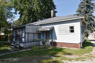 451 W Wabash St, Frankfort, IN 46041 - photo 3