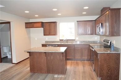 416 S Kansas Loop, East Wenatchee, WA 98802 - photo 2