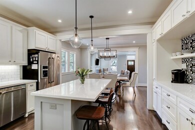 737 E 6th 1/2 St, Houston, TX 77007 - photo 5