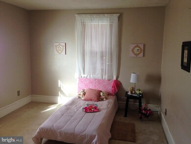 346 W High St, Womelsdorf, PA 19567 - photo 7