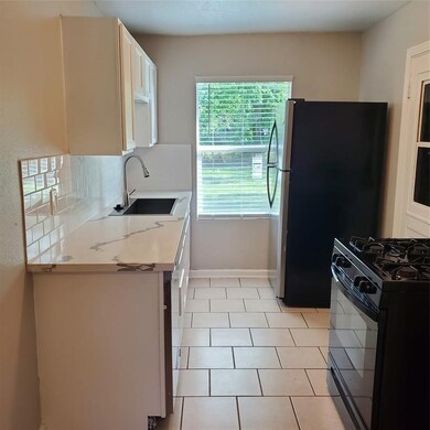 3926 Alberta St, Houston, TX 77021 - photo 5