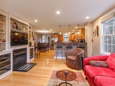 58 Purchase St, Newburyport, MA 01950 - photo 2