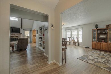 10127 Long St, Lenexa, KS 66215 - photo 4