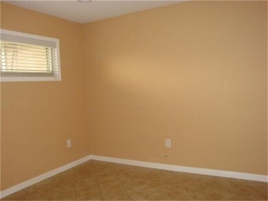 7812 Pruitt Dr, Galveston, TX 77554 - photo 3