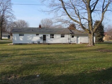 502 E Short St, Rolling Prairie, IN 46371 - photo 3