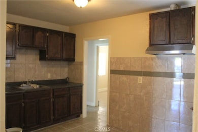 2054 E Hatchway St, Compton, CA 90222 - photo 7