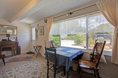 Entry Breakfast Nook