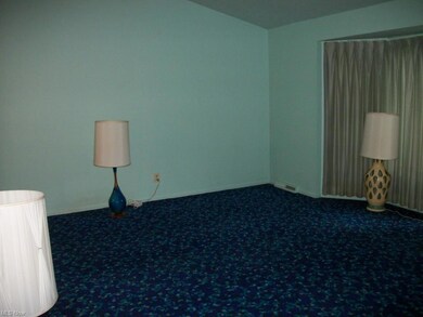 22080 Sandalwood Rd, Bedford, OH 44146 - photo 4