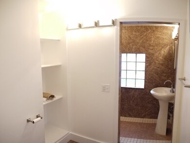 1030 W 14th St, Davenport, IA 52804 - photo 6