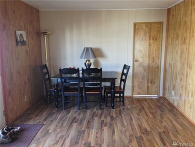 8915 Wilkensen Rd SE unit 8B, Yelm, WA 98597 - photo 3