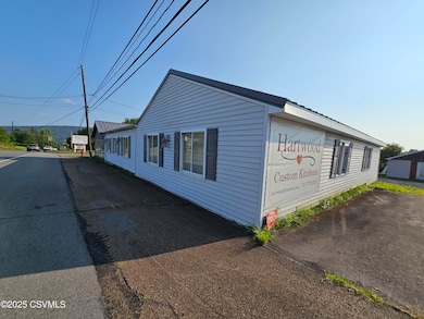 341 N Market St, Elysburg, PA 17824 - photo 4