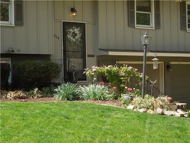 6614 Larsen Ln, Shawnee, KS 66203 - photo 2