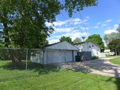 5022 Wainwright 2 car Garage