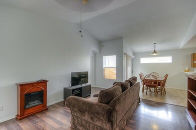 Living Room (3)-FULL