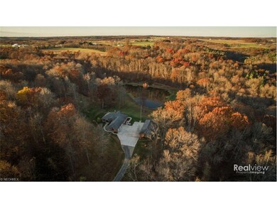 WELCOME TO PARADISE ! SECLUDED HOME
