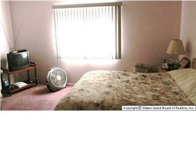 74 Seguine Place, Staten Island, NY 10312 - photo 5