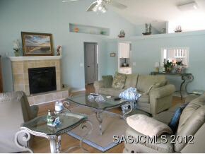 Huge Gr. Rm w/fireplace