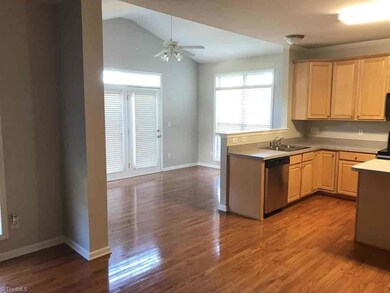 4329 Twisting Creek Dr, High Point, NC 27265 - photo 3