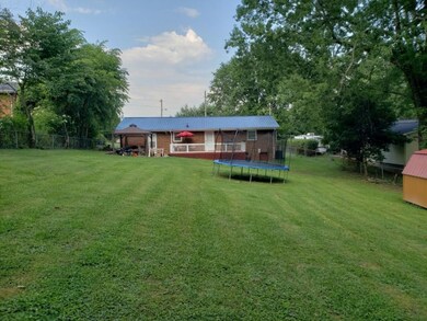 1506 Bell Ridge Rd, Johnson City, TN 37601 - photo 4