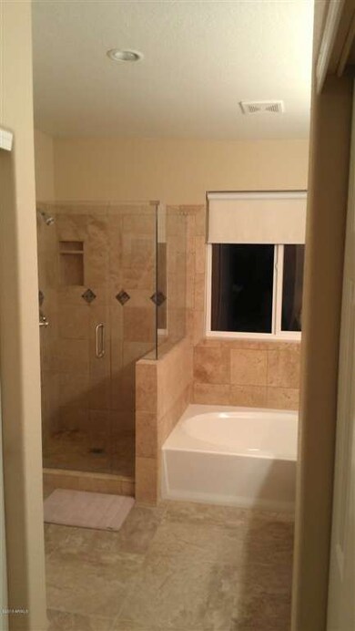Master bathroom2