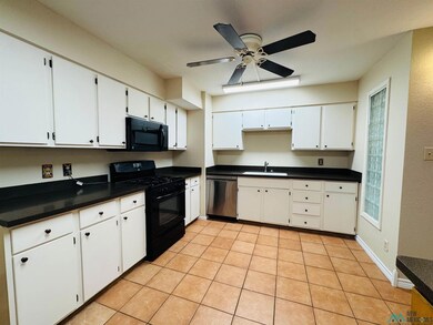 1421 N Country Club Cir, Carlsbad, NM 88220 - photo 4