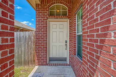 695 Columbia St, Alvin, TX 77511 - photo 2