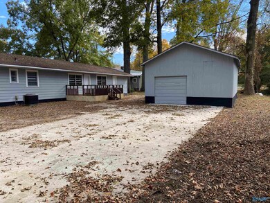 522 S Scott St, Scottsboro, AL 35768 - photo 5