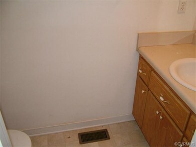 11001 Burleigh Dr, Petersburg, VA 23805 - photo 7