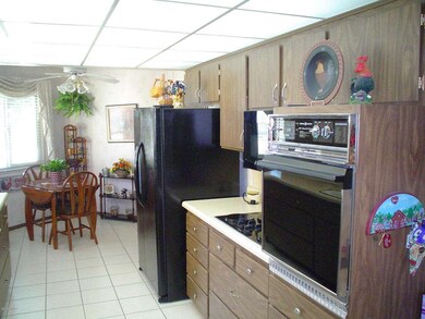 10434 W Pineaire Dr, Sun City, AZ 85351 - photo 4