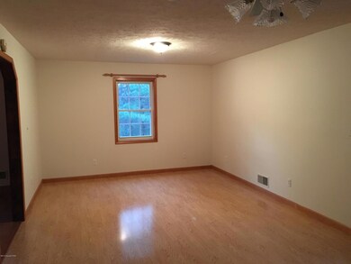 202 Butternut St, Kunkletown, PA 18058 - photo 5