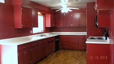 1011 SE Rogue Dr, Grants Pass, OR 97526 - photo 5